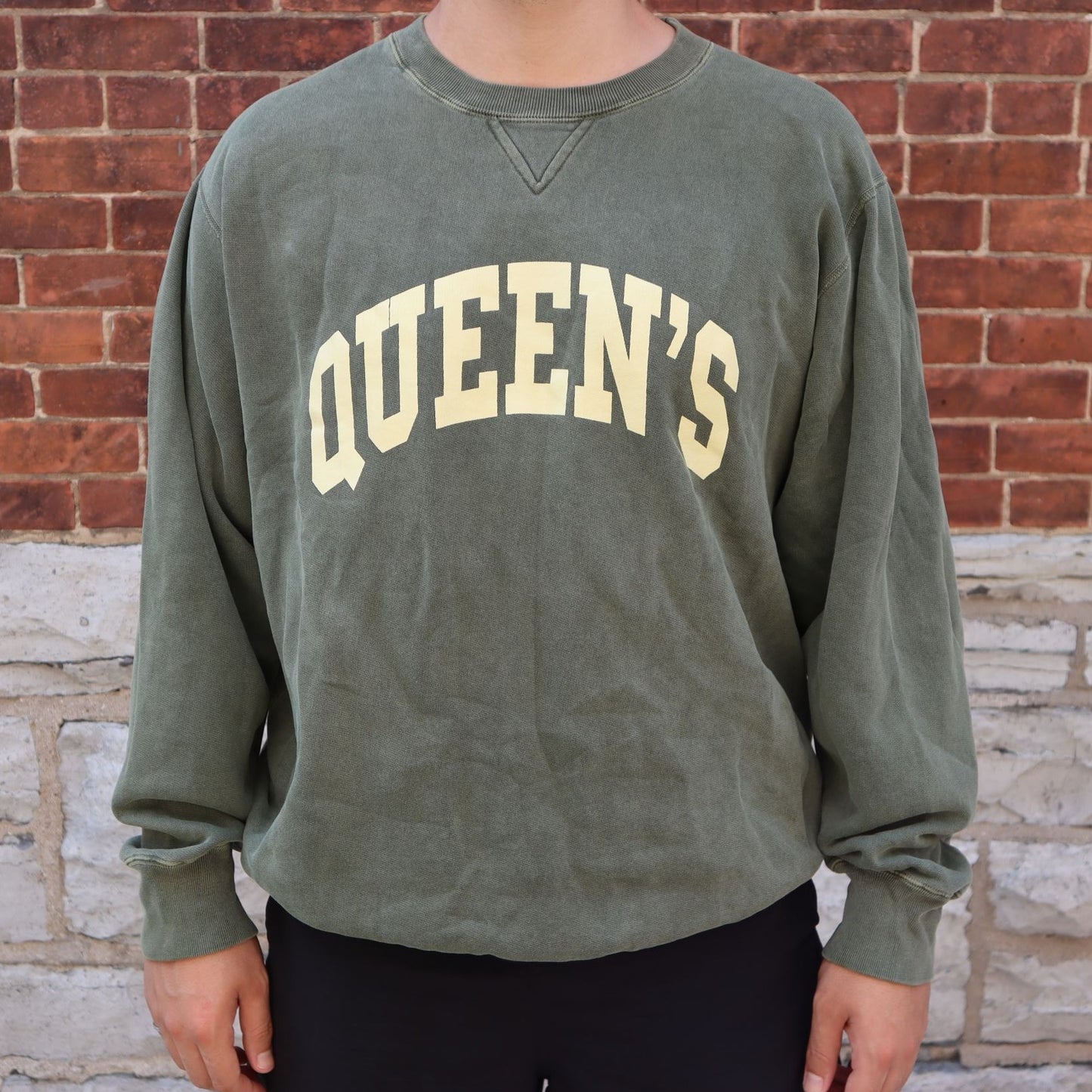 Queen's Varsity Redwood Crewneck - Heather Green